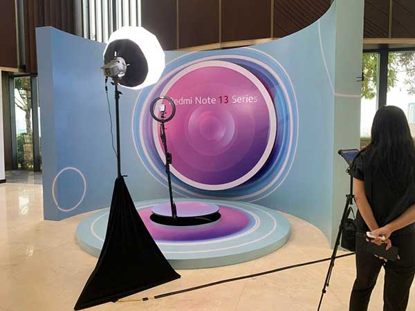 Photobooth Quay Video 360 Độ – “Vũ Khí” Viral Cho Sự Kiện Ra Mắt Xe Hơi 2025–2026